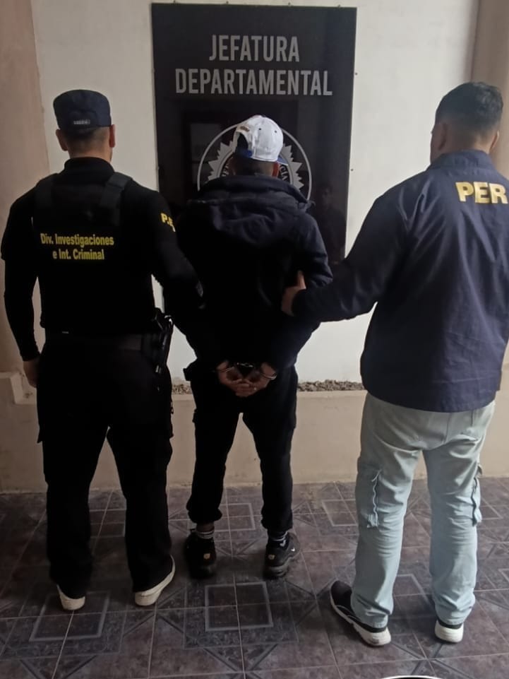 Hallaron cocaína, dinero y una balanza durante un allanamiento por una causa de hurto en La Paz